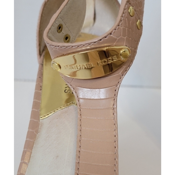 MICHAEL Kors T-Strap shoes. - Picture 3 of 7